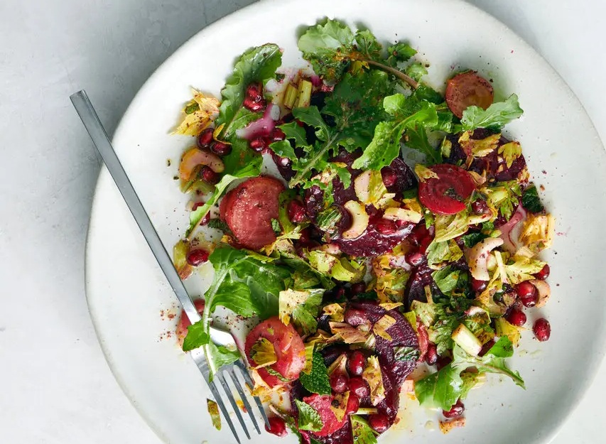 𝐁𝐞𝐞𝐭 𝐒𝐚𝐥𝐚𝐝 𝐖𝐢𝐭𝐡 𝐂𝐞𝐥𝐞𝐫𝐲 & 𝐏𝐨𝐦𝐞𝐠𝐫𝐚𝐧𝐚𝐭𝐞