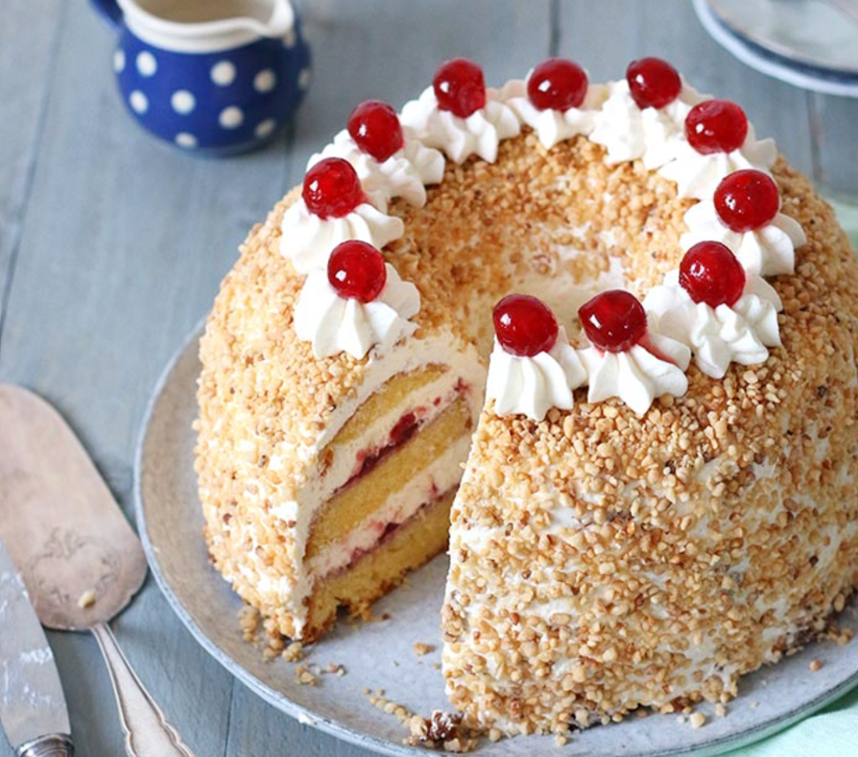 Frankfurt Crown Cake – A Royal Dessert for Christ the King Feast